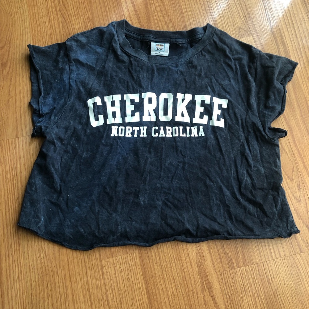 bloom Black Short-Sleeve 'Cherokee North Carolina' Graphic Tee